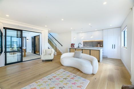 Photo of property in 45 Windlass Street, Long Bay, Auckland, 0630