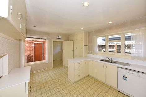 Photo of property in 3 Verran Place, Fendalton, Christchurch, 8052