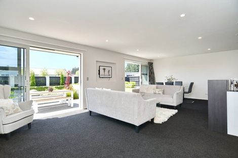 Photo of property in 53 Dunlops Crescent, Bottle Lake, Christchurch, 8083
