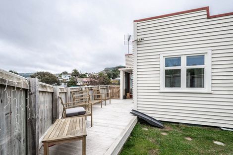 Photo of property in 58 Lincoln Avenue, Tawa, Wellington, 5028