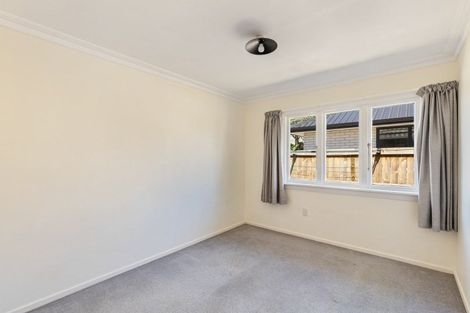 Photo of property in 110 Seaview Road, Westown, New Plymouth, 4310