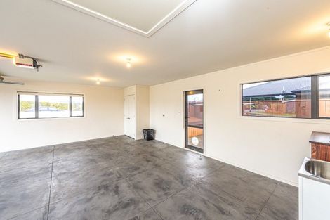 Photo of property in 1 Gilligan Close, College Estate, Whanganui, 4500