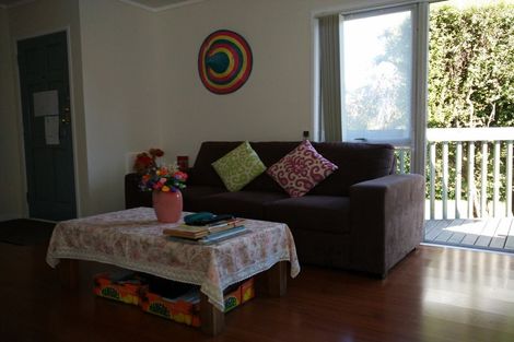 Photo of property in 5 Lisa Rise, Half Moon Bay, Auckland, 2012
