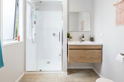 Photo of property in 58 Brian Crescent, Stanmore Bay, Whangaparaoa, 0932