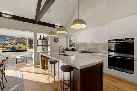 Photo of property in 10 Mica Ridge, Arrowtown, 9371