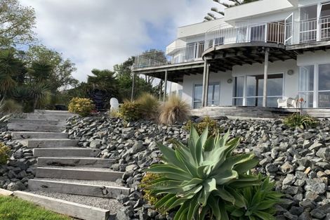 Photo of property in 17 Maori Hut Road, Red Beach, 0932