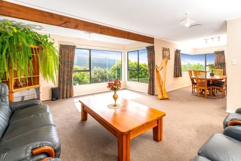 Photo of property in 91 Woodman Drive, Tawa, Wellington, 5028