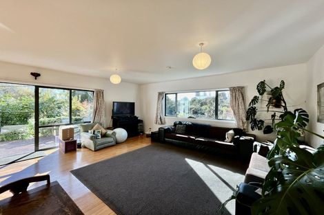 Photo of property in 6 Armstrong Avenue, Saint Martins, Christchurch, 8022