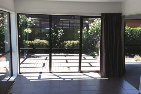 Photo of property in 37a Cardigan Bay Place, Addington, Christchurch, 8024