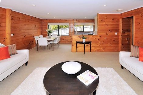 Photo of property in 2/73 Balmain Road, Birkenhead, Auckland, 0626