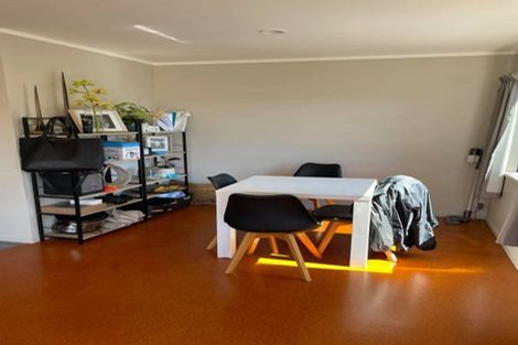 Photo of property in 19 Rayner Road, Piha, New Lynn, 0772