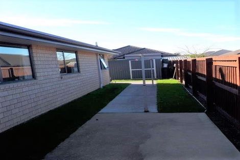 Photo of property in 8 Wattle Lane, Rangiora, 7400