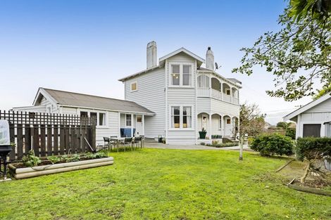 Photo of property in 68 Collins Street, Hawera, 4610