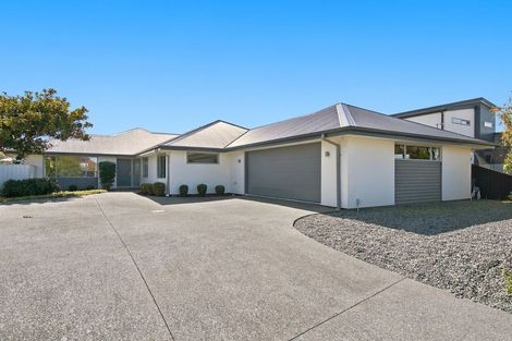 Photo of property in 10 Linkwater Way, Parklands, Christchurch, 8083