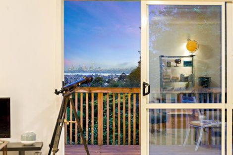 Photo of property in 317 Don Buck Road, Massey, Auckland, 0614