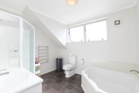 Photo of property in 83 Chiefs Court, Hamilton East, Hamilton, 3216