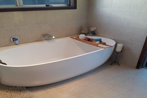 Photo of property in 72 Mountain Road, Western Heights, Rotorua, 3015