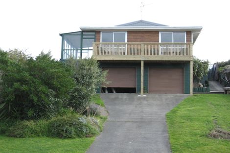 Photo of property in 11 Waitote Street, Castlecliff, Whanganui, 4501