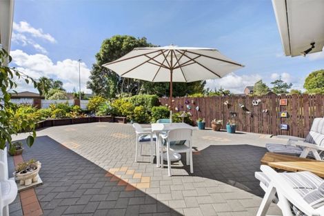 Photo of property in 2 Mirabell Place, Golflands, Auckland, 2013