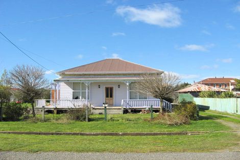Photo of property in 38 Walter Street, Takapau, 4203