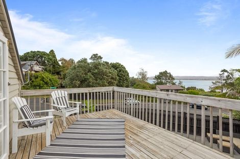 Photo of property in 8 Eucalyptus Place, Beach Haven, Auckland, 0626