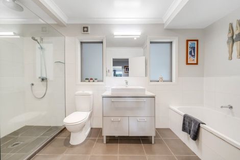 Photo of property in 25 Endymion Place, Half Moon Bay, Auckland, 2012