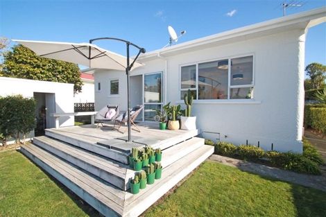 Photo of property in 81 Mangorei Road, Strandon, New Plymouth, 4312