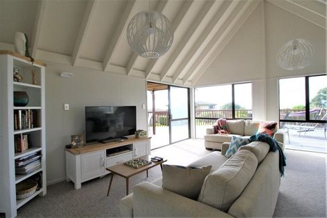 Photo of property in 11 Kon Tiki Road, Whiritoa, Whangamata, 3691
