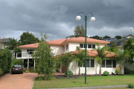 Photo of property in 16 Hogarth Rise, West Harbour, Auckland, 0618