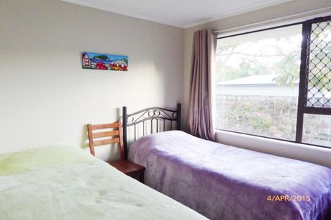 Photo of property in 118 Waverley Place, Whangamata, 3620