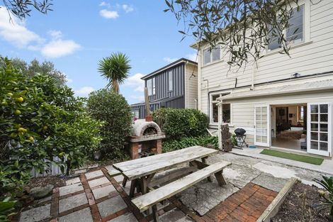 Photo of property in 94 Pirie Street, Mount Victoria, Wellington, 6011
