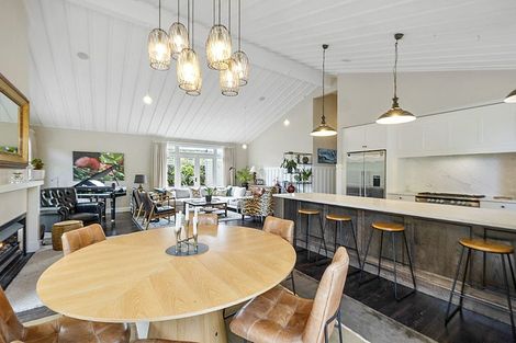 Photo of property in 15 Holsworthy Road, Lower Vogeltown, New Plymouth, 4310