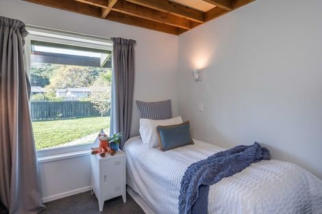 Photo of property in 12 Kew Grove, Raumati Beach, Paraparaumu, 5032