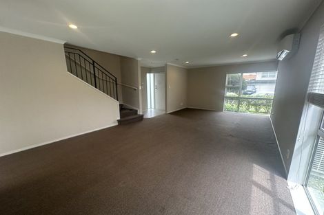 Photo of property in 4 Lorenzo Way, Flat Bush, Auckland, 2016