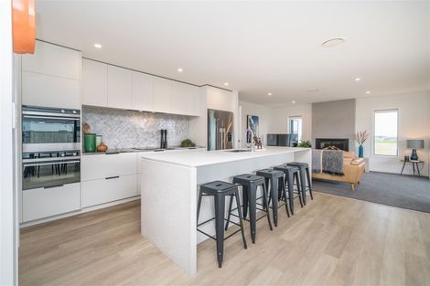 Photo of property in 21 Silicon Way, Fitzherbert, Palmerston North, 4410