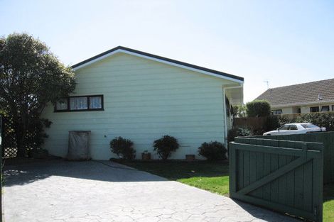 Photo of property in 8 Rosewood Place, Paraparaumu, 5032