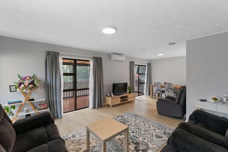 Photo of property in 27 Borich Road, Sunnyvale, Auckland, 0612