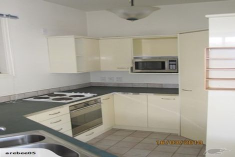 Photo of property in Endeavour Apartments, 13/125 Thorndon Quay, Pipitea, Wellington, 6011