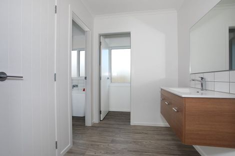 Photo of property in 28 Oldfield Lane, Marton, 4710