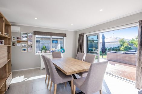 Photo of property in 5 Pearson Place, Paraparaumu, 5032