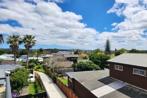 Photo of property in 64c Yeovil Road, Te Atatu Peninsula, Auckland, 0610