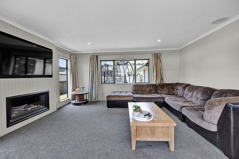 Photo of property in 2 Pipitea Place, Whalers Gate, New Plymouth, 4310