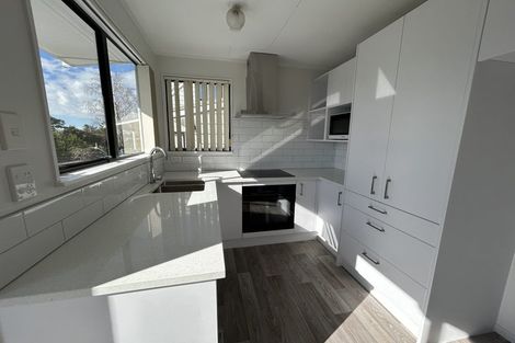 Photo of property in 2 Chablis Place, Henderson, Auckland, 0612