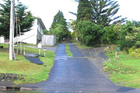 Photo of property in 10 Seymour Road, Sunnyvale, Auckland, 0612
