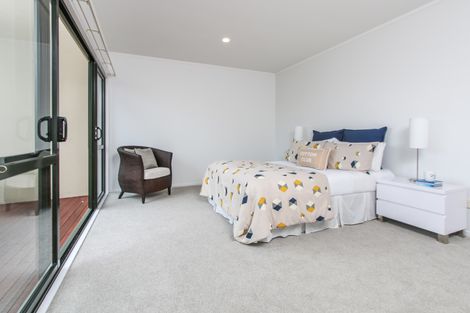Photo of property in 21/15a Vinograd Drive, Te Atatu Peninsula, Auckland, 0610