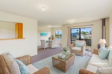 Photo of property in 17 Kitchener Street, Te Horo Beach, Otaki, 5581