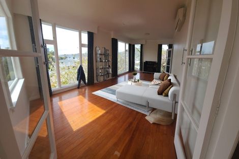 Photo of property in 19 David Crescent, Karori, Wellington, 6012