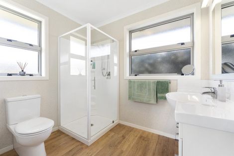 Photo of property in 4 Medallion Court, Kelvin Grove, Palmerston North, 4414