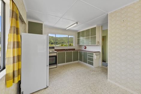 Photo of property in 7 Harlow Grove, Wainuiomata, Lower Hutt, 5014