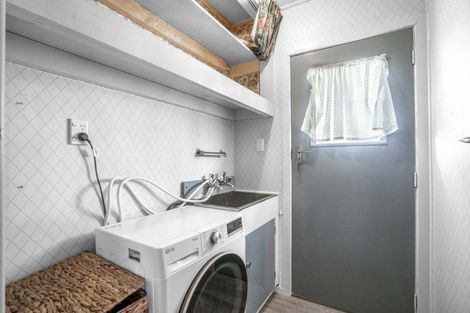 Photo of property in 65 Kilmarnock Street, Wallacetown, 9816